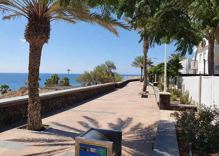 Apartament Belvilla By Oyo Aida 202